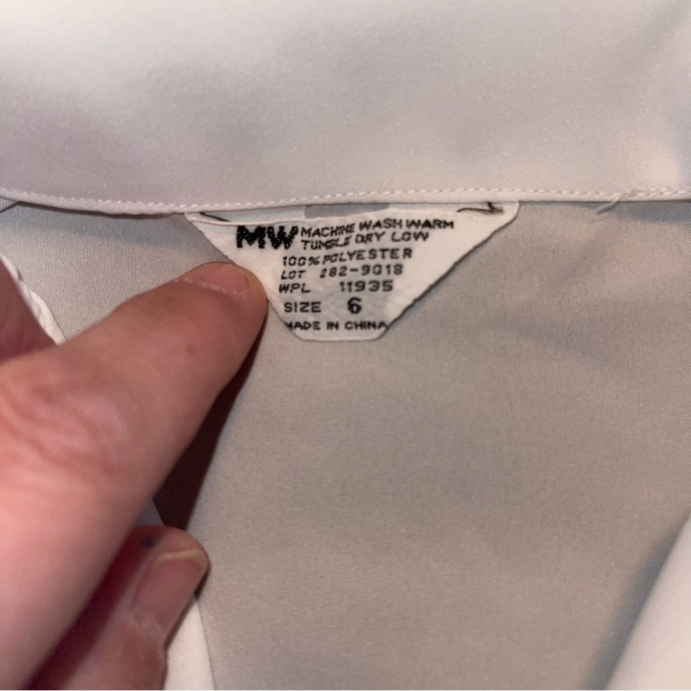 NWOT Classic White Women's Blouse - Picture 6 of 6